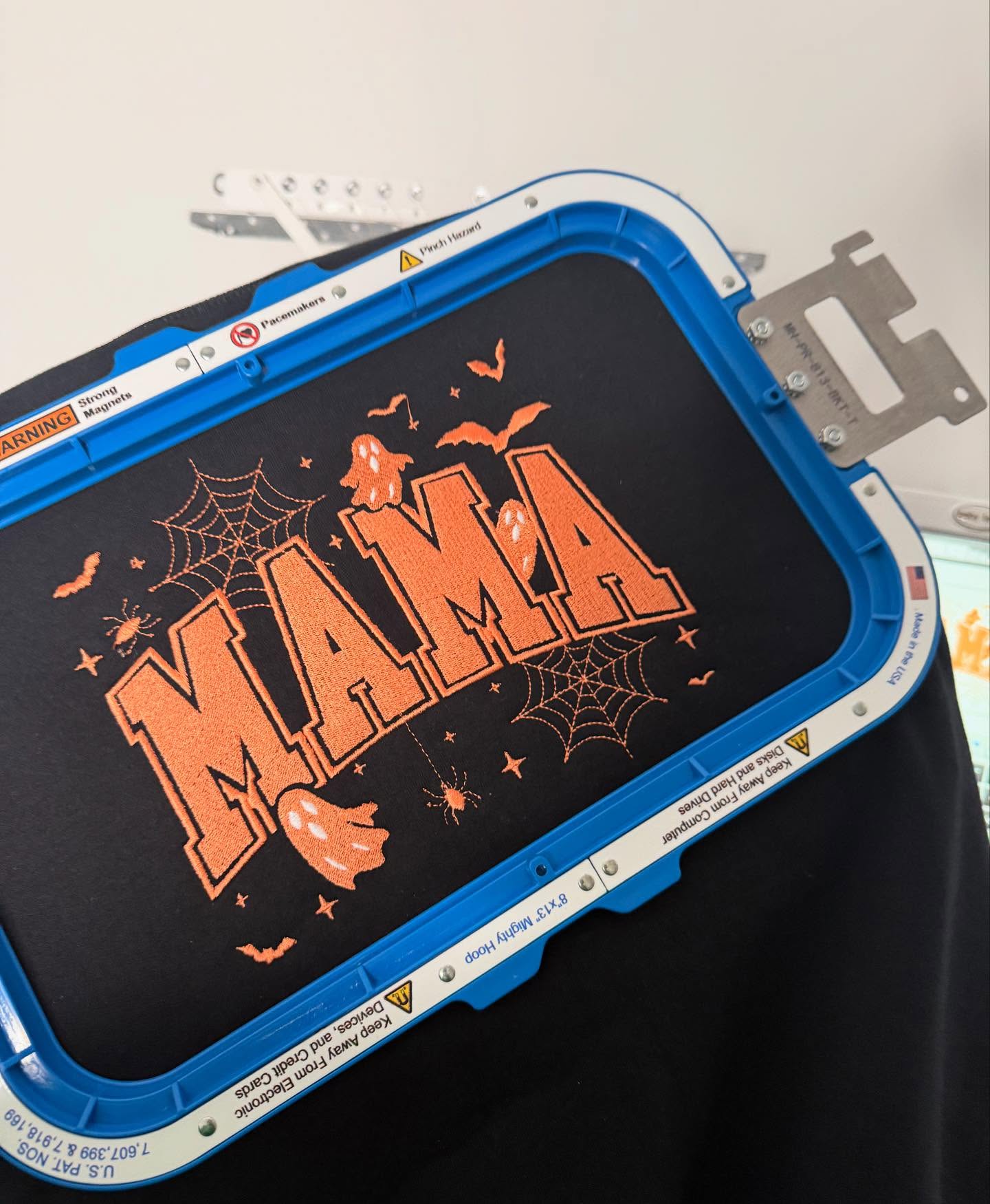 MAMA SPOOKY SEASON SWEATSHIRT