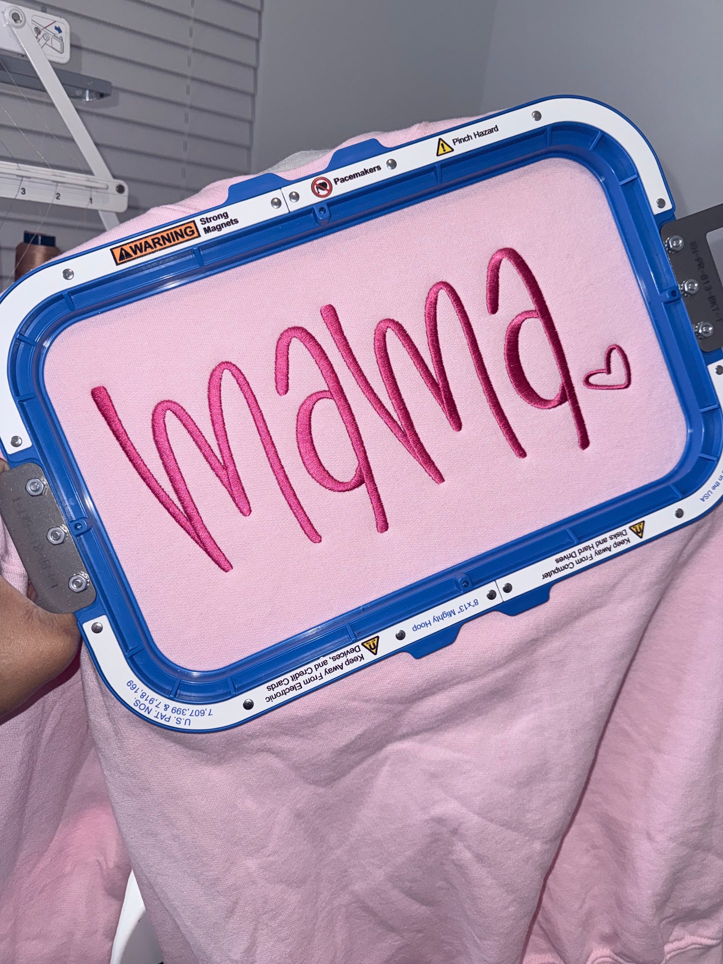 MAMA EMBROIDERY SWEATSHIRT- pink