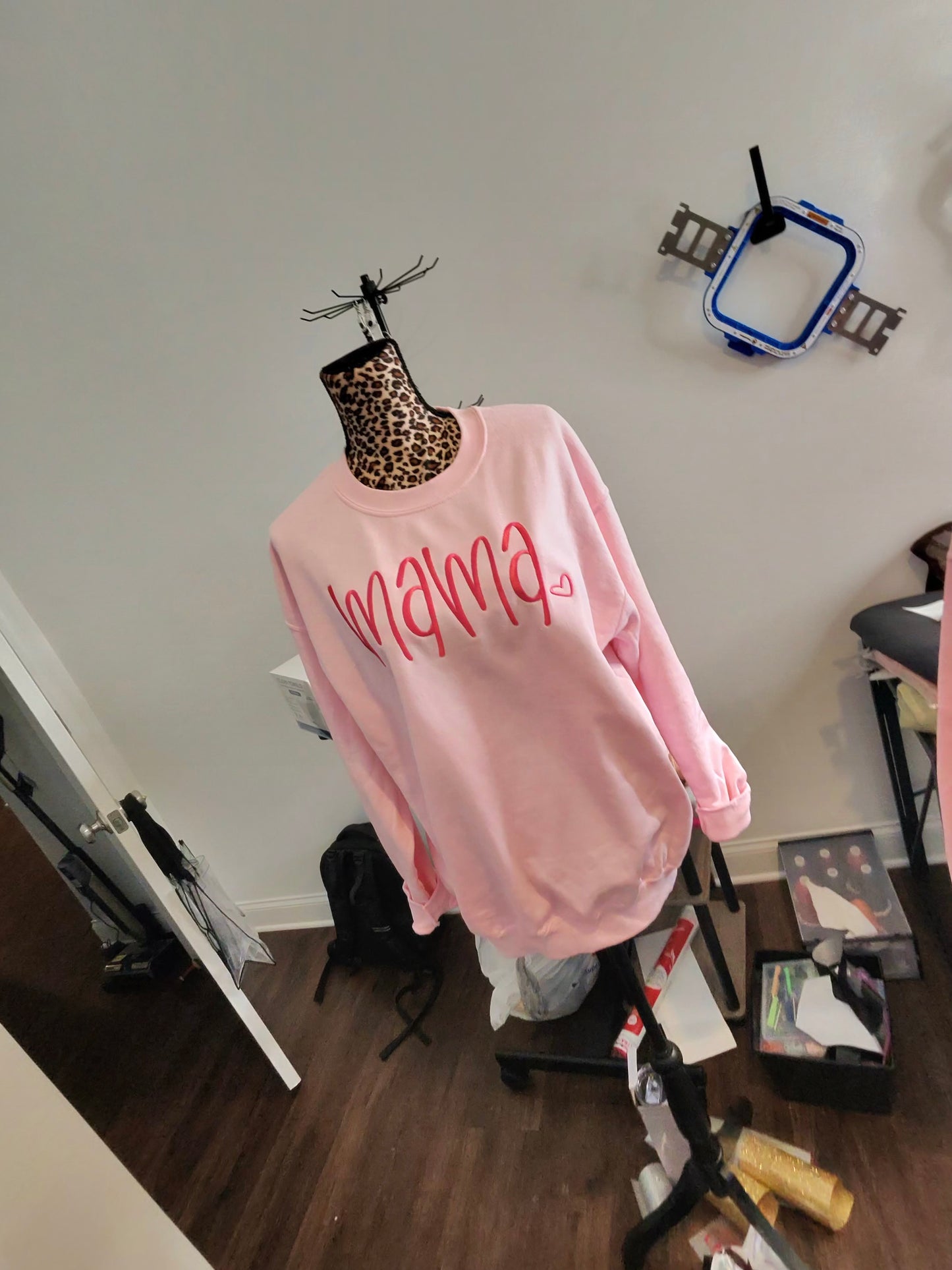 MAMA EMBROIDERY SWEATSHIRT- pink
