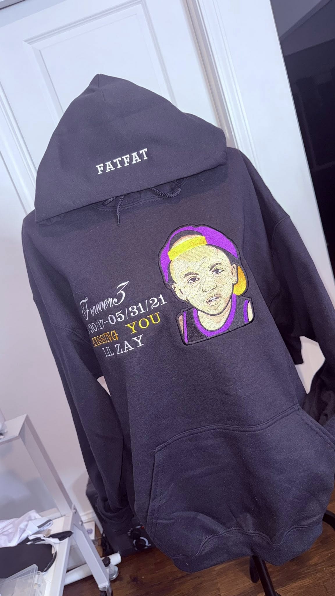CUSTOM PHOTO EMBROIDERED HOODIE, GIFTS, EMBROIDERY HOODIE, CUSTOM[3-4 WEEK TURNAROUND]